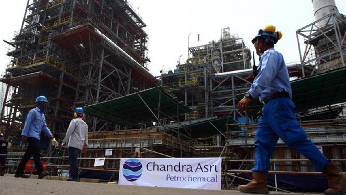 pekerja Chandra Asri Petrochemical